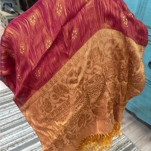 Elegant Red and Gold Patterned Scarf